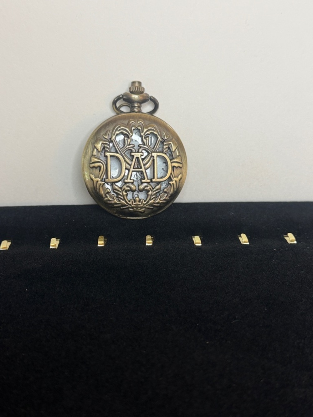 Vintage-Style "DAD" Pocket Watch Pendant - Antique Brass Tone